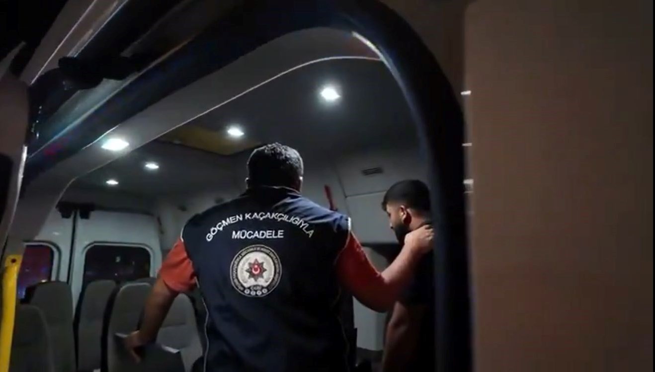 18 duzensiz gocmen yakalandi uREgaqru