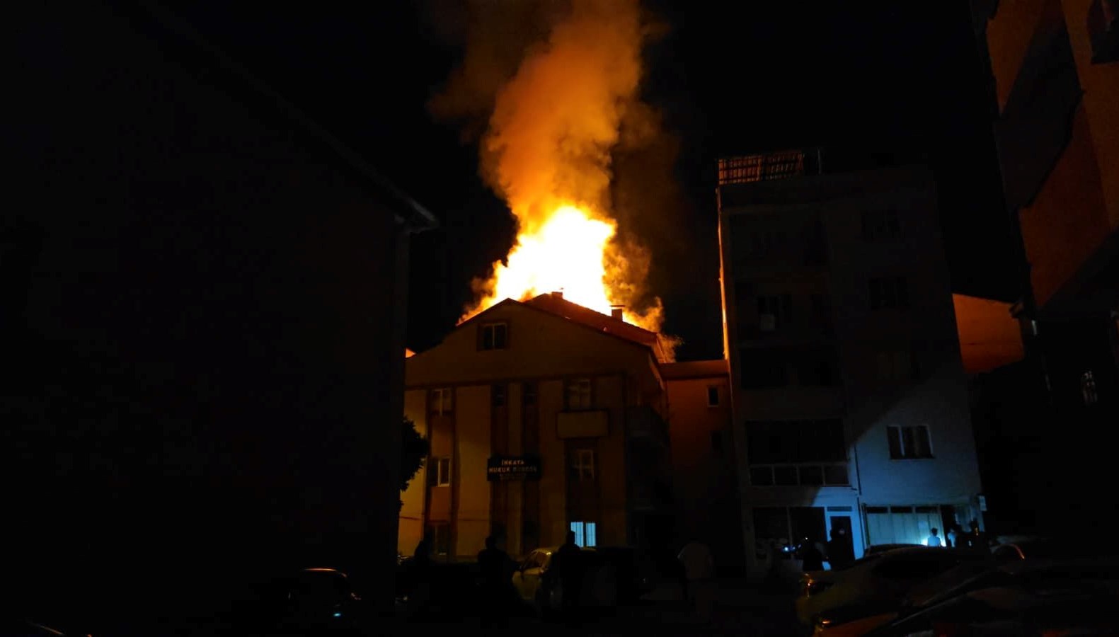 bursada bina catisinda yangin wJBUbiOj