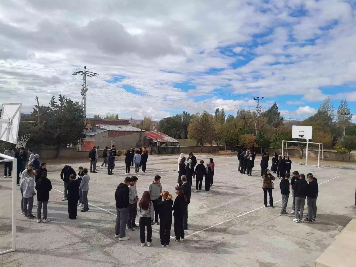 aydintepedeki okullarda afet tatbikati gerceklestirildi JA9KwYIL.jpg