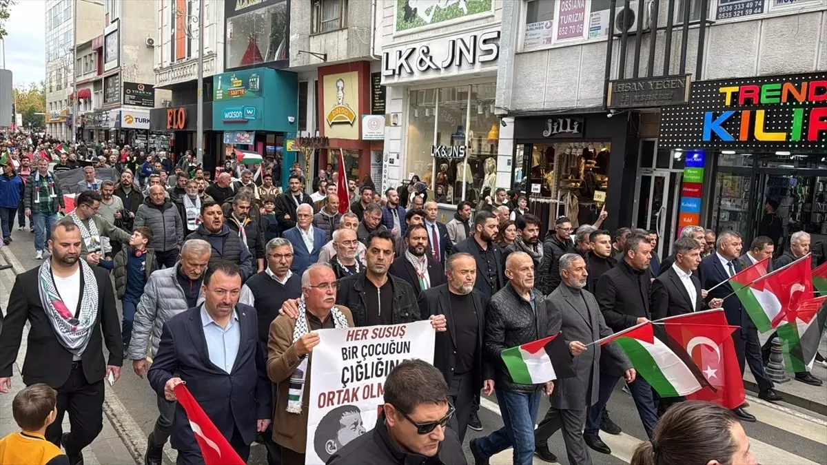 corluda gazze kararlilik yuruyusu duzenlendi N38HKWNc.jpg