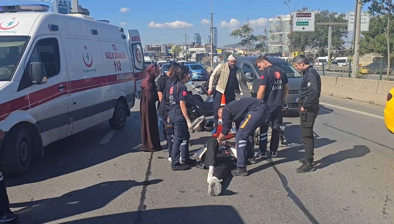 kadikoyde sapagi kaciran otomobil surucusu motosiklete carpti TP48AjPa