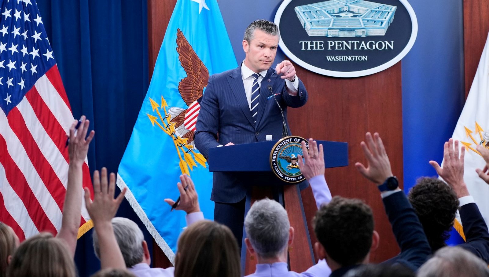 pentagonda muhabir krizi trump yonetimi imza atmayan gazetecileri kovuyor P7eqOSwq.jpg