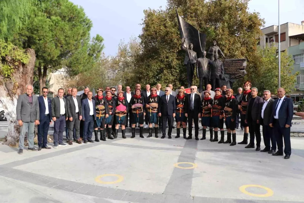 sokede 19 ekim muhtarlar gunu coskuyla kutlandi CEPH4rwz.jpg