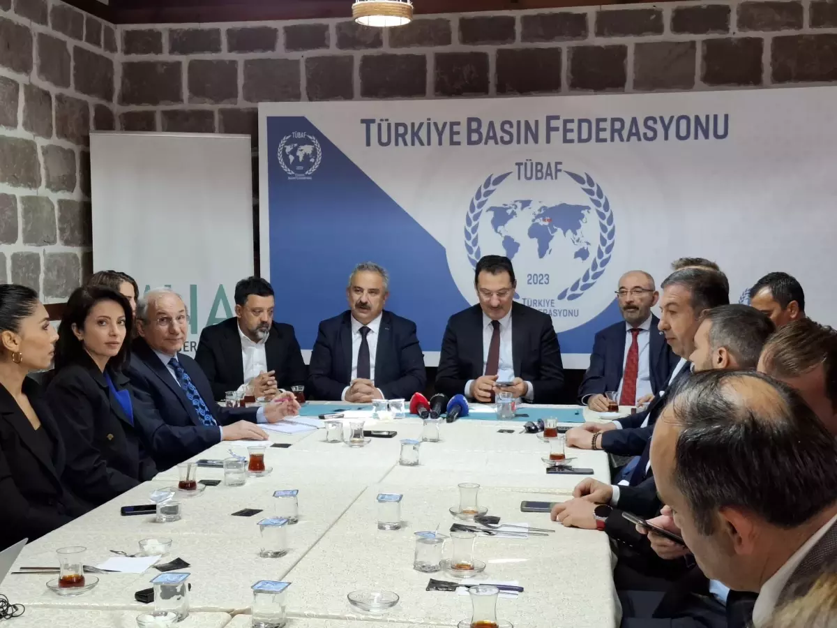 ak parti genel baskan yardimcisi yavuzdan anayasa ve ittifak aciklamalari IfLHeDl8.jpg
