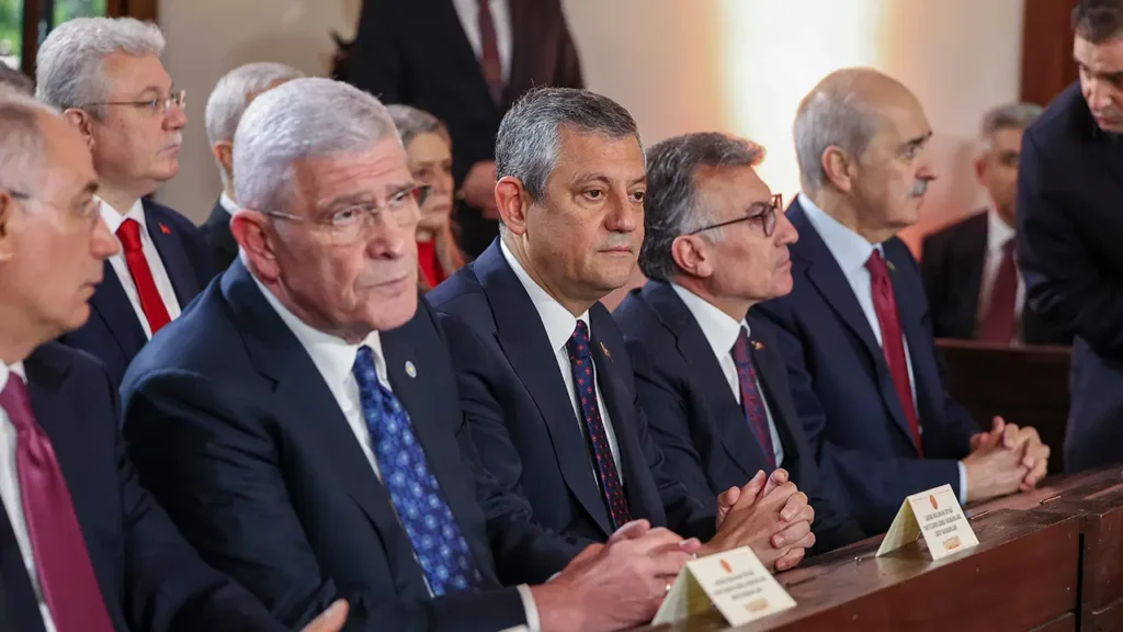 siyasi-liderler-de-katildi-1-mecliste-23-nisan-toreni-numan-kurtulmustan-egemenlik-vurgusu-LWAKO5qj