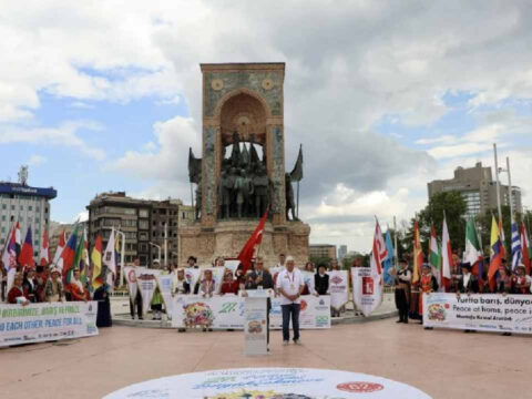 Dunyanin en iyi festivali basladi 62 ulkenin renkleri taksim meydaninda bulustu 7jj18zS9